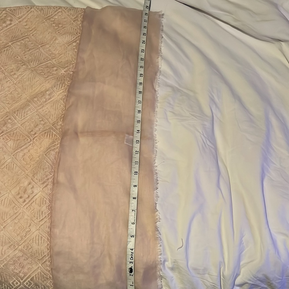 Woman’s Scarf - Picture 4 of 6